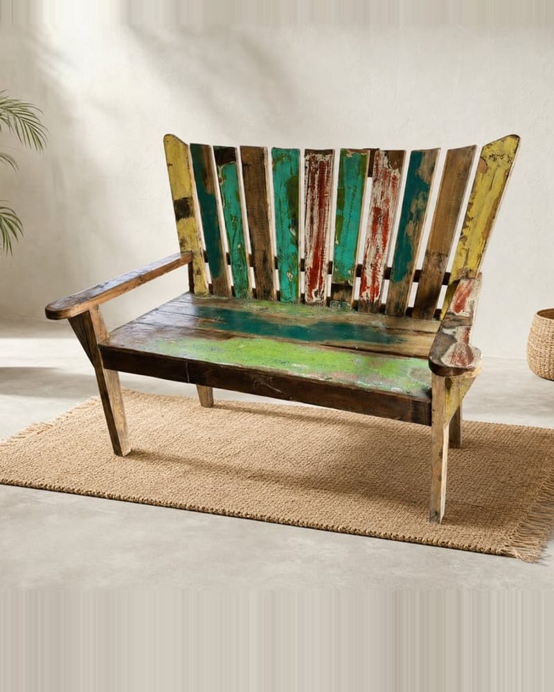 Banc en teck recyclé coloré — collection meubles Sabaguina, Saint-Leu La Réunion